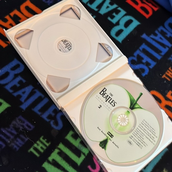 The Beatles Anthology Volume 2 [Apple Records, 1996] CD Set of 2 w/Booklet EUC - Picture 10 of 12